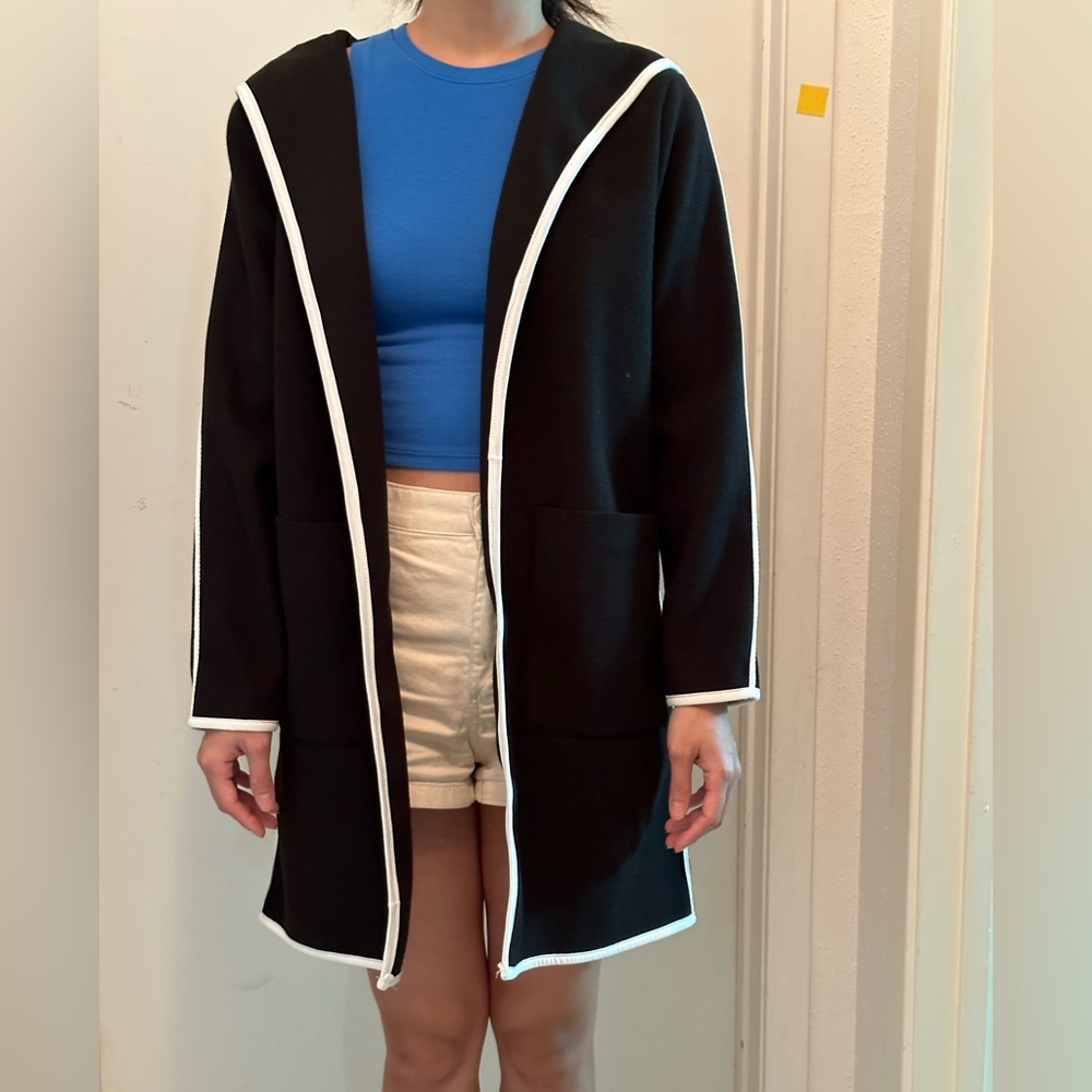 Black felt trench coat with white lining